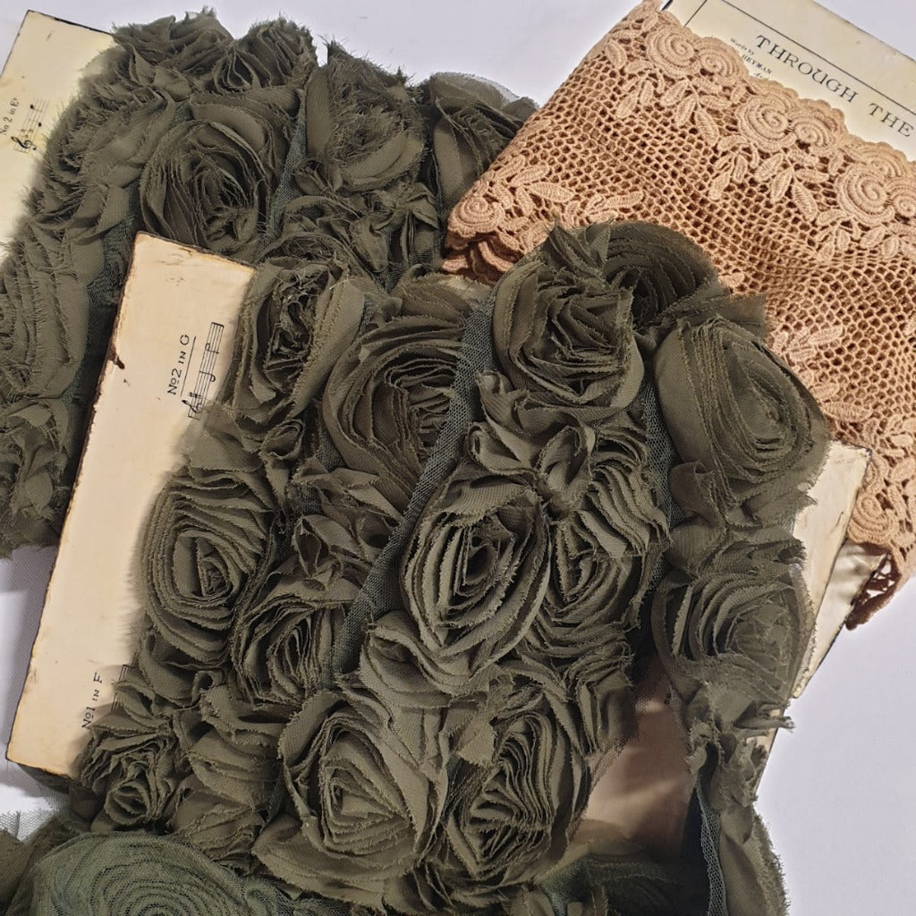 Olive Rose Ruffle Trim | Per meter