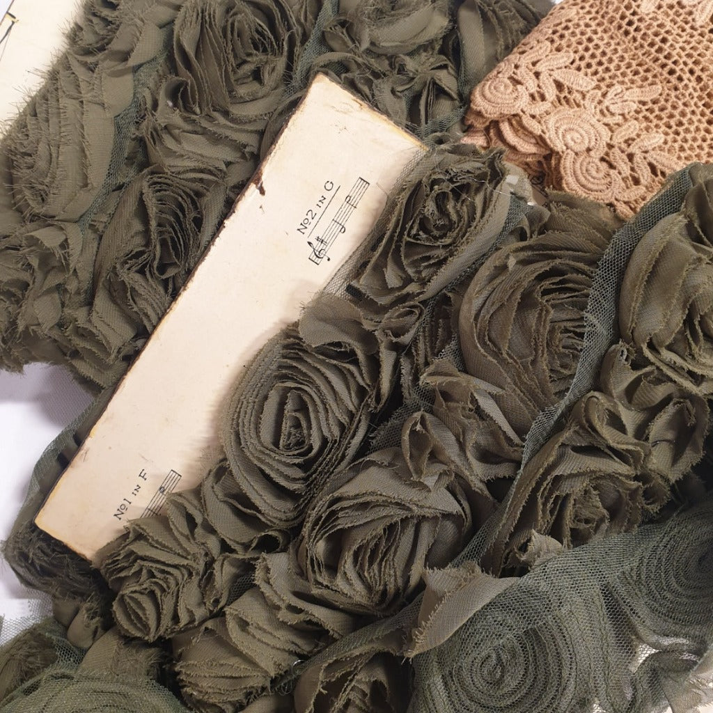 Olive Rose Ruffle Trim | Per meter