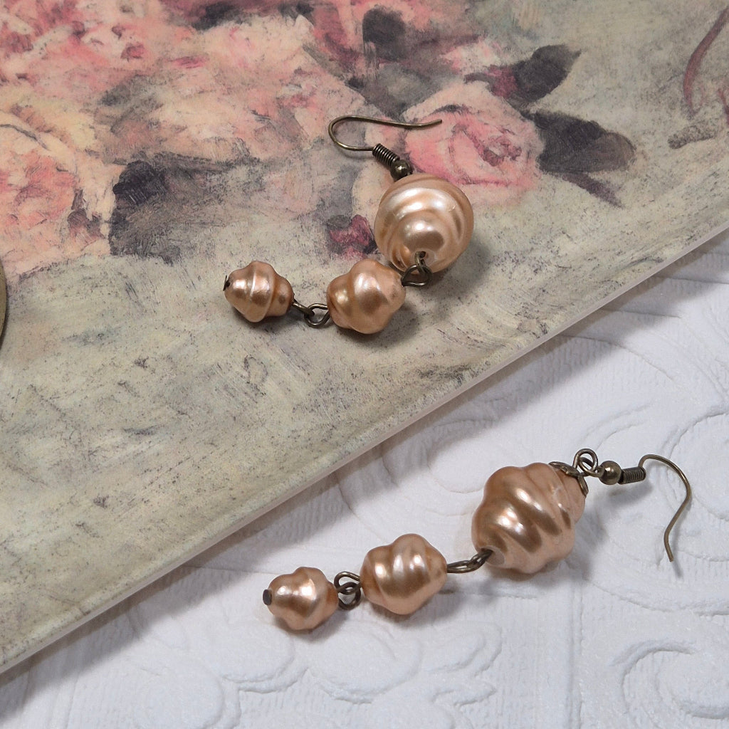Peachy Pearl Swirl Earrings