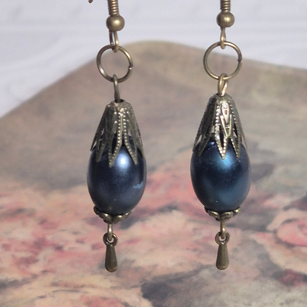 Close Up Diana Earrings