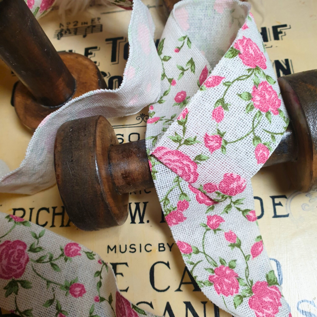 Cottage Roses Ribbon | White
