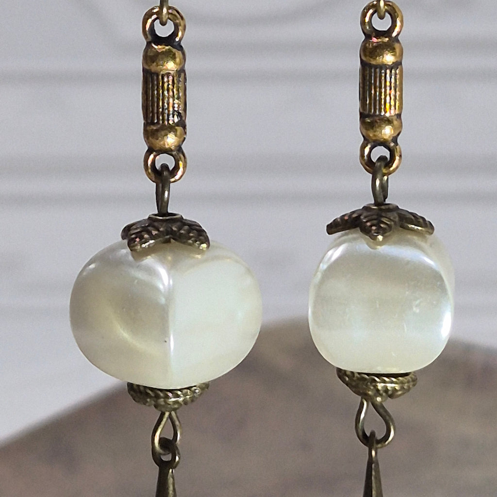 Golden Pearl Close up earrings