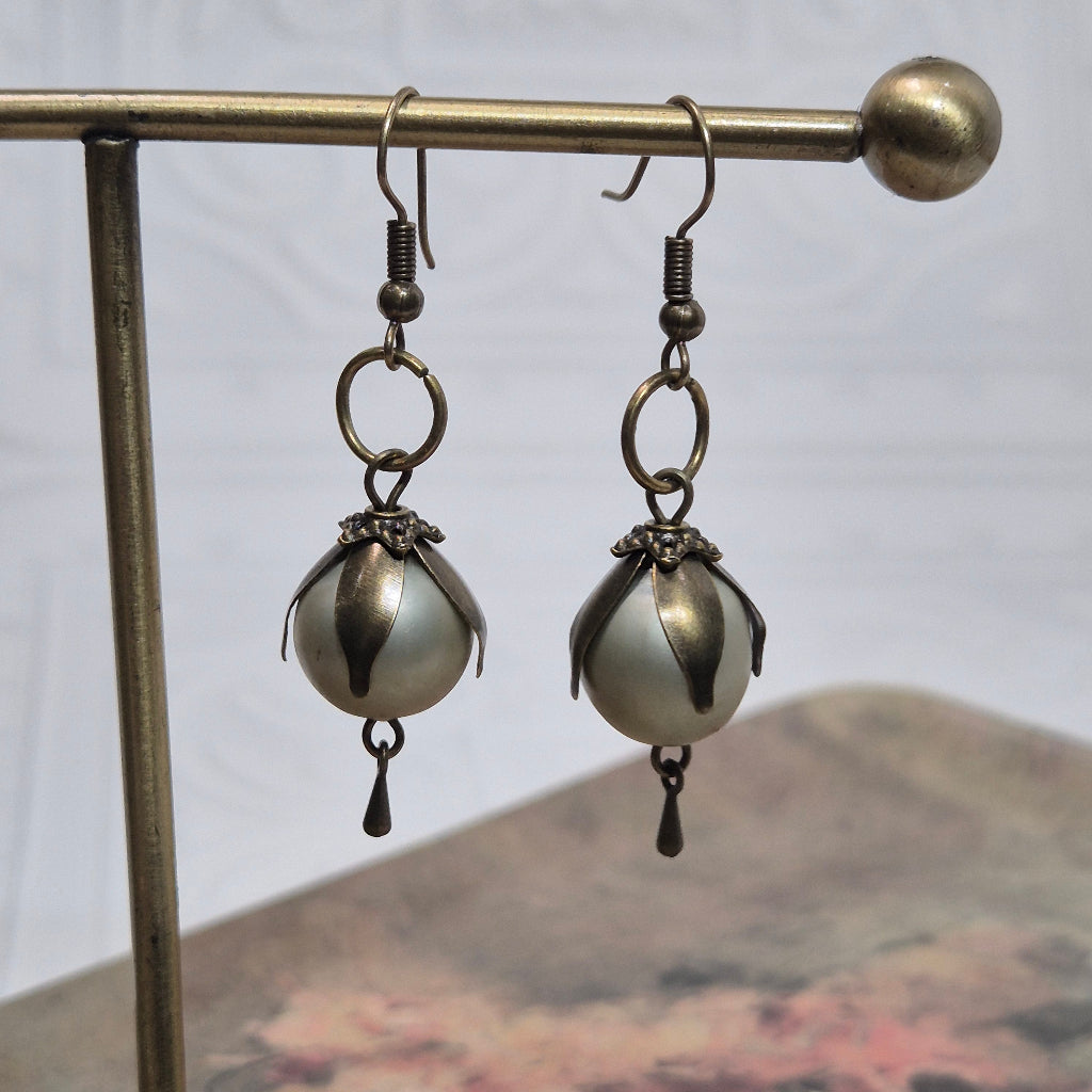 Grey Pearl Earrings