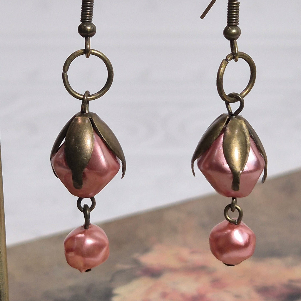 Peachy Pink Close Up Earring