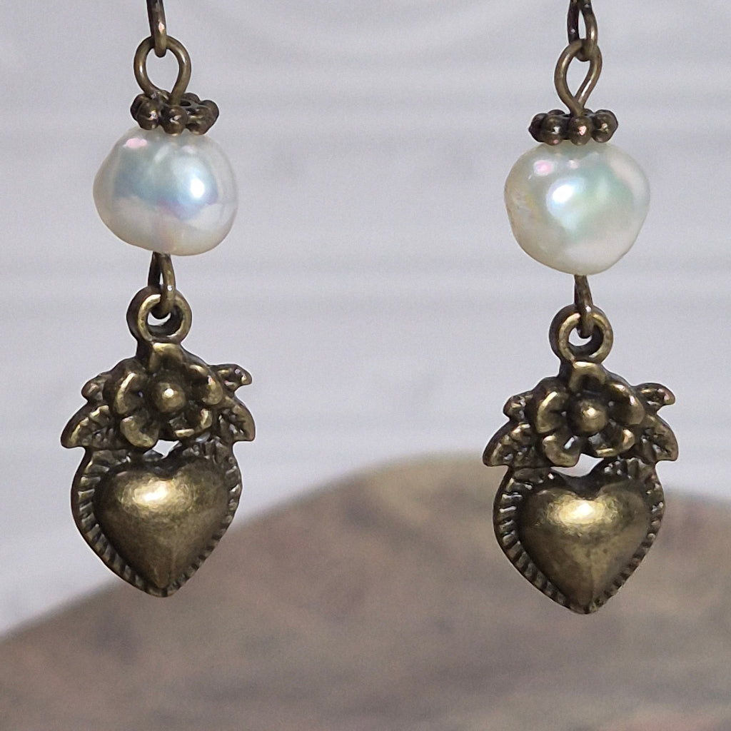 Pearl Heart Close Up Earrings