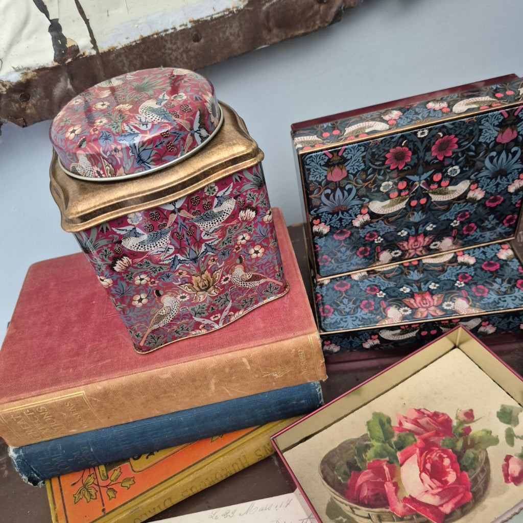 William Morris Strawberry Thief Tin