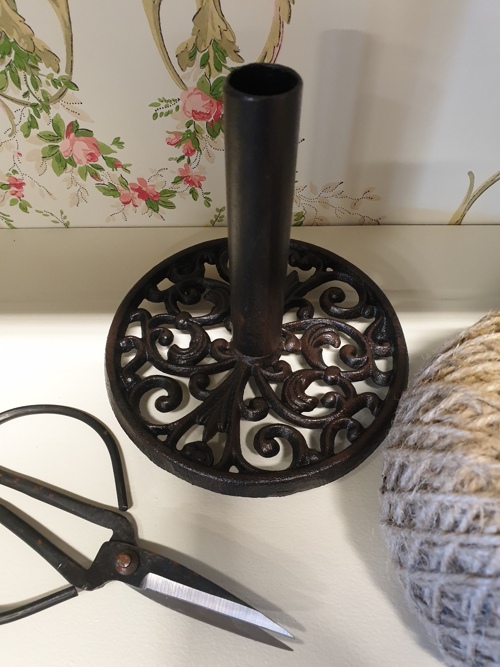 String & Scissors Holder