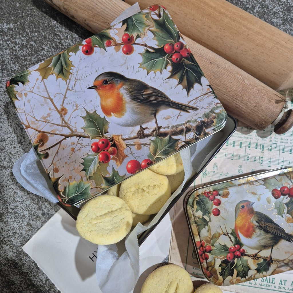 Robin and Holly Christmas Biscuit Tin