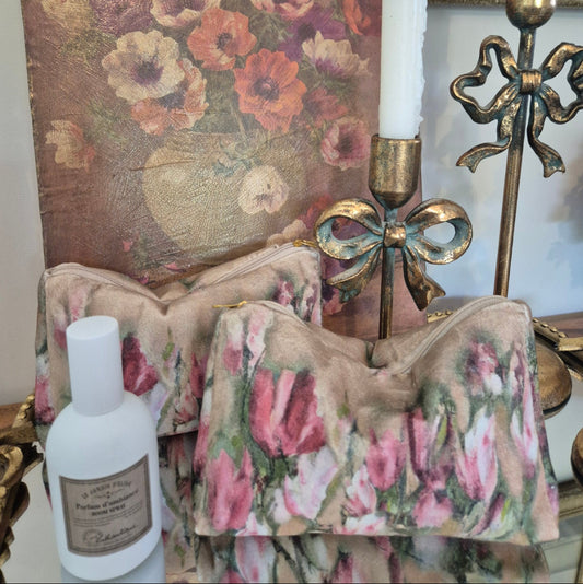 Velvet Cosmetic purse on Mirror tray